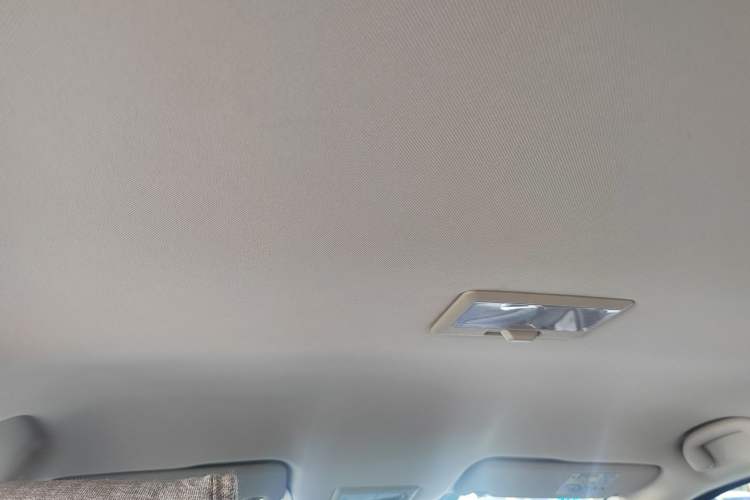 Used Suzuki S-Cross 2014 1.6L Manual Two-Wheel Drive Entry Model Headliner