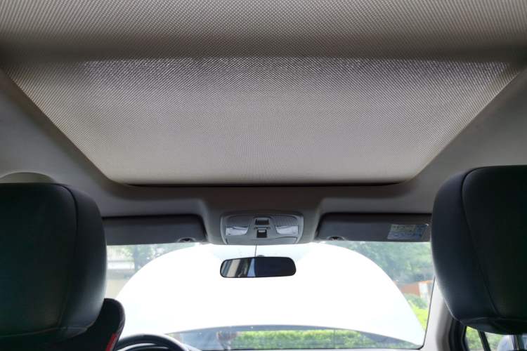 Used Suzuki S-Cross 2014 1.6L CVT Two-Wheel Drive Elite Version Headliner