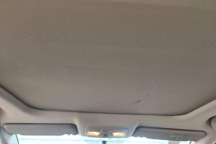 Used Suzuki S-Cross 2014 1.6L CVT Two-Wheel Drive Elite Version Headliner