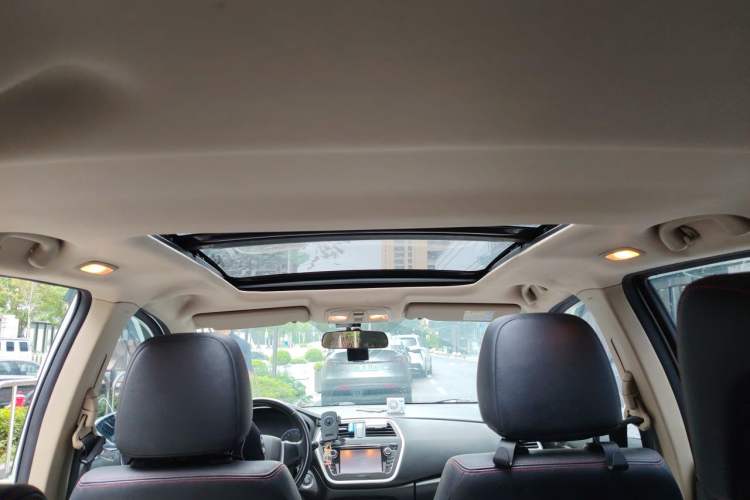 Used Suzuki S-Cross 2014 1.6L CVT Two-Wheel Drive Elite Version Headliner