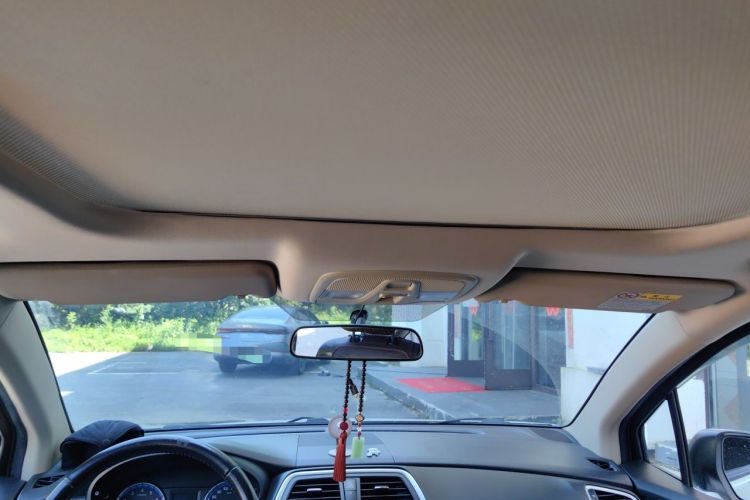 Used Suzuki S-Cross 2014 1.6L CVT Four-Wheel Drive Luxury Version Headliner