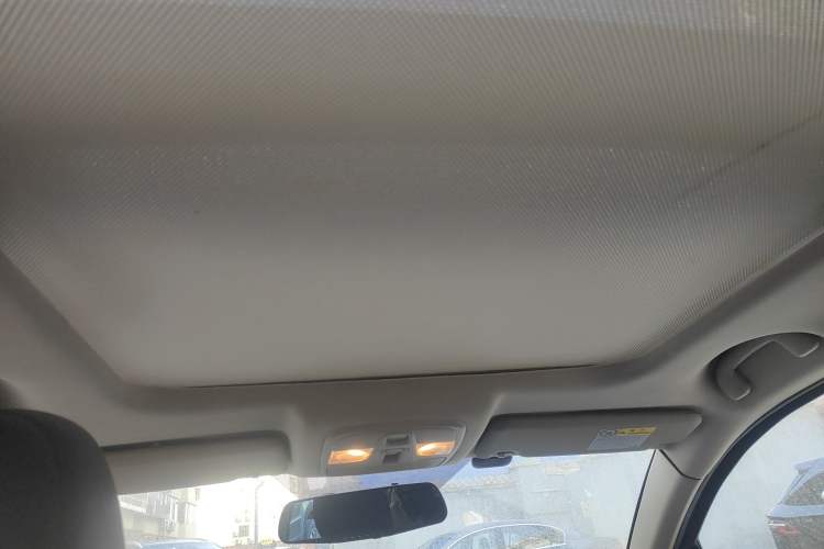 Used Suzuki S-Cross 2014 1.6L CVT Four-Wheel Drive Luxury Version Headliner