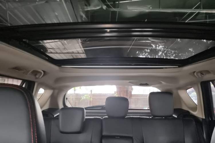 Used Suzuki S-Cross 2014 1.6L CVT Four-Wheel Drive Luxury Version Headliner