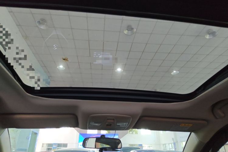 Used Suzuki S-Cross 2014 1.6L CVT Two-Wheel Drive Elite Version Headliner