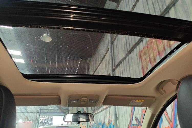 Used Suzuki S-Cross 2014 1.6L CVT Two-Wheel Drive Elite Version Headliner