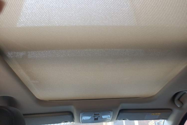 Used Suzuki S-Cross 2014 1.6L CVT Four-Wheel Drive Luxury Version Headliner