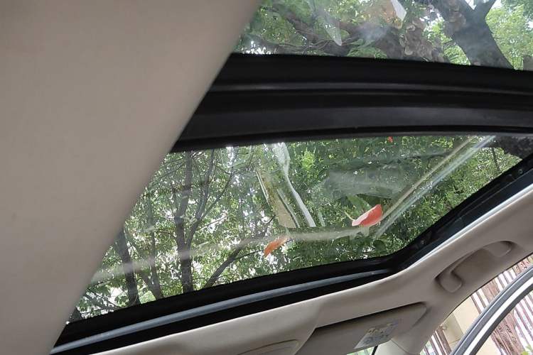 Used Suzuki S-Cross 2014 1.6L CVT Two-Wheel Drive Elite Version Headliner
