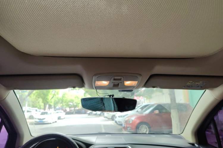 Used Suzuki S-Cross 2014 1.6L CVT Two-Wheel Drive Elite Version Headliner