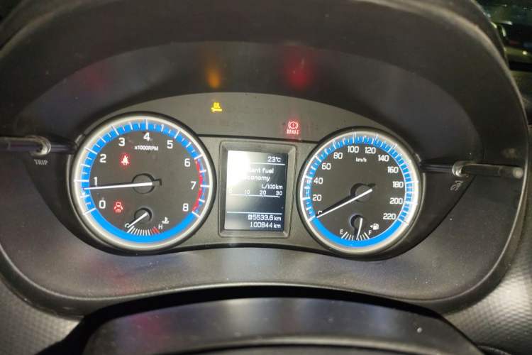 Used Suzuki S-Cross 2014 1.6L Manual Two-Wheel Drive Elite Model Instrument Cluster