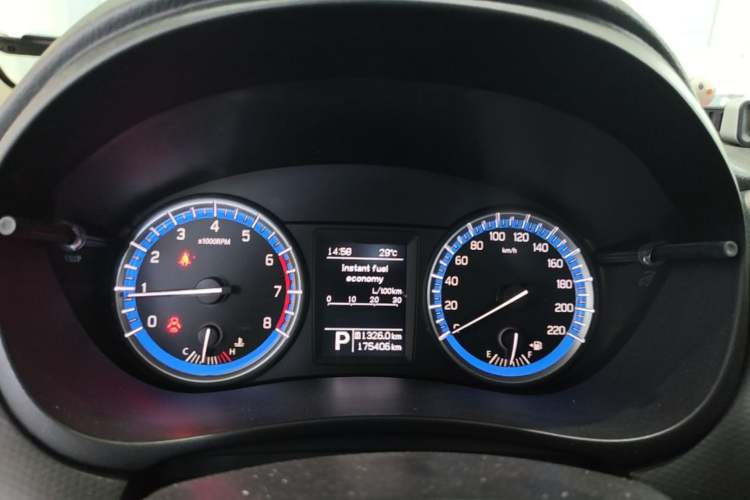 Used Suzuki S-Cross 2014 1.6L CVT Two-Wheel Drive Elite Version Instrument Cluster