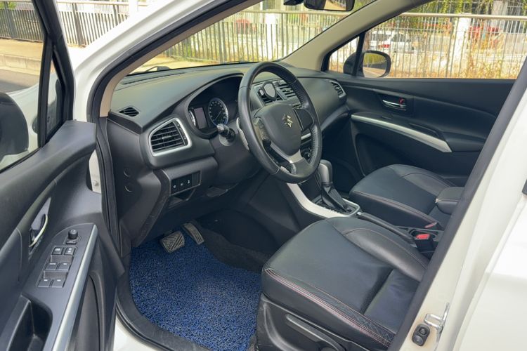Used Suzuki S-Cross 2014 1.6L CVT Two-Wheel Drive Elite Version Interior 1