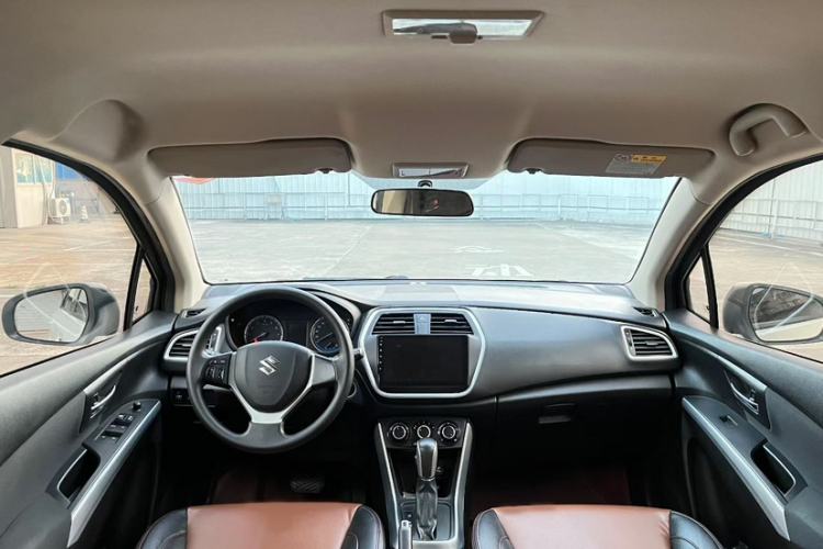 Used Suzuki S-Cross 2014 1.6L CVT Two-Wheel Drive Entry Model Interior 1