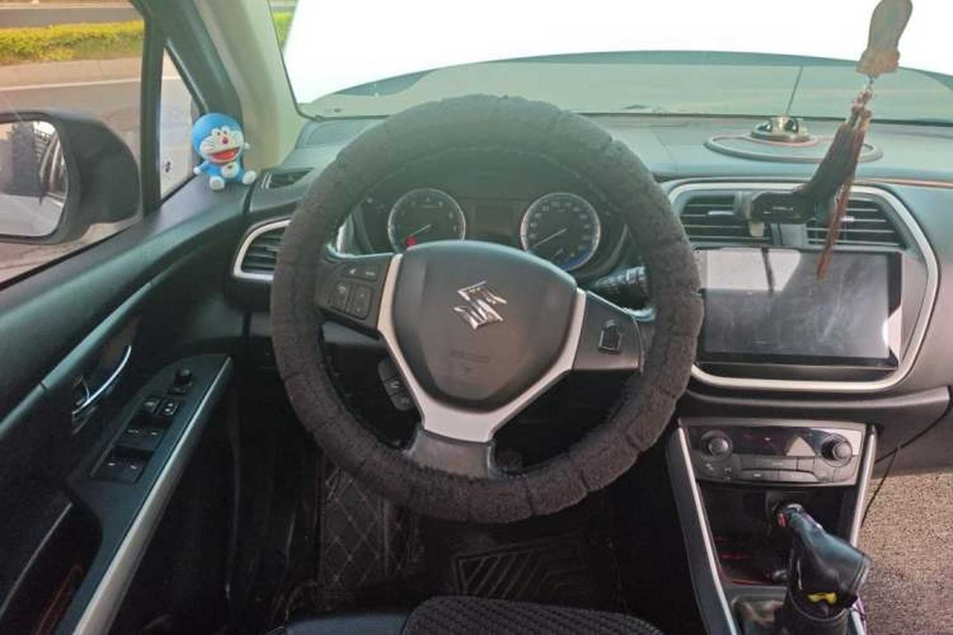 Used Suzuki S-Cross 2014 1.6L Manual Two-Wheel Drive Elite Model Interior 2