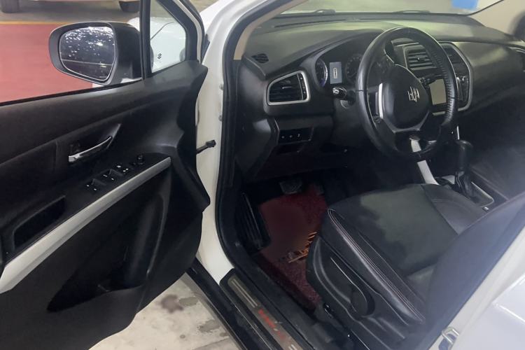 Used Suzuki S-Cross 2014 1.6L CVT Two-Wheel Drive Elite Version Interior 2