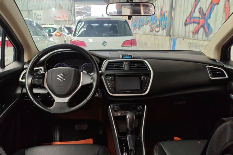 Used Suzuki S-Cross 2014 1.6L CVT Two-Wheel Drive Elite Version Interior 2