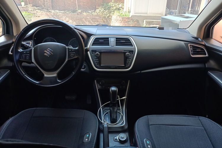 Used Suzuki S-Cross 2014 1.6L CVT Four-Wheel Drive Luxury Version Interior 2