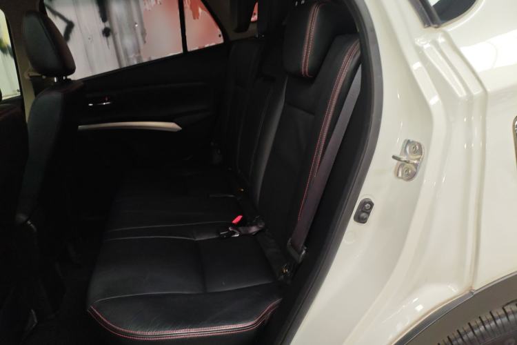 Used Suzuki S-Cross 2014 1.6L CVT Two-Wheel Drive Elite Version Interior 4