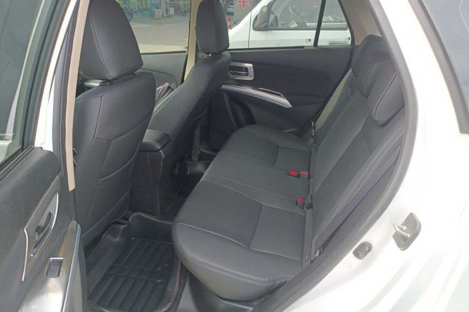 Used Suzuki S-Cross 2014 1.6L CVT Two-Wheel Drive Entry Model Interior 4
