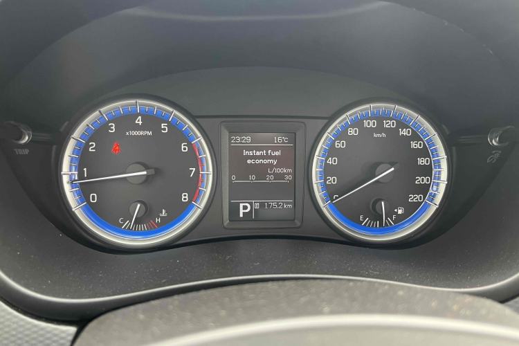 Used Suzuki S-Cross 2014 1.6L CVT Two-Wheel Drive Elite Version Interior 4