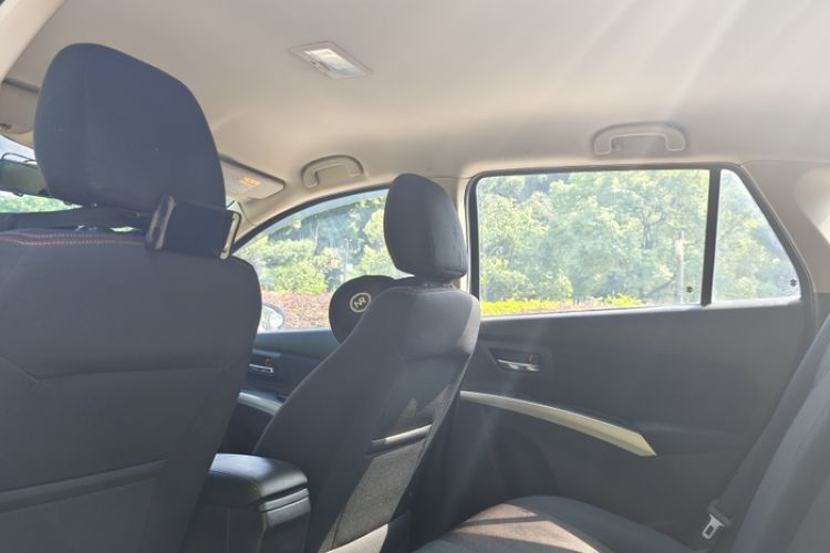 Used Suzuki S-Cross 2014 1.6L CVT Two-Wheel Drive Entry Model Interior 6