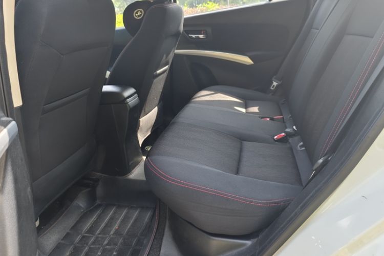 Used Suzuki S-Cross 2014 1.6L CVT Two-Wheel Drive Entry Model Interior 8