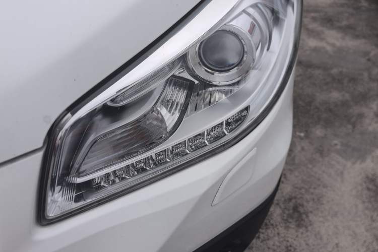 Used Suzuki S-Cross 2014 1.6L CVT Four-Wheel Drive Luxury Version Left Front Headlight