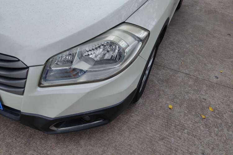 Used Suzuki S-Cross 2014 1.6L CVT Two-Wheel Drive Entry Model Left Front Headlight