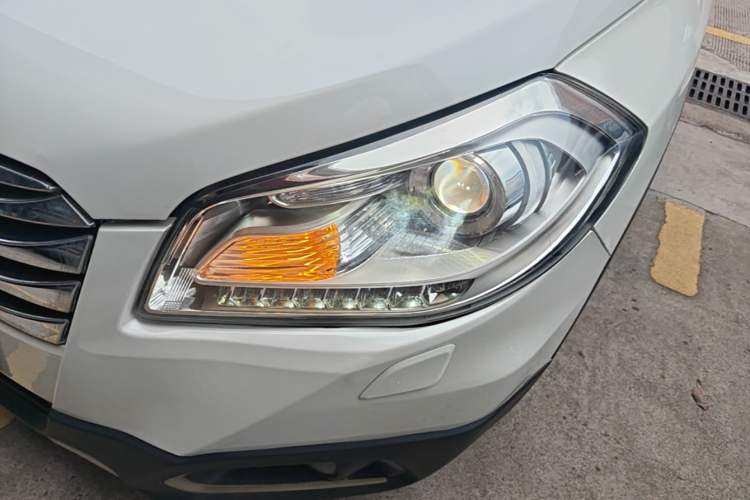 Used Suzuki S-Cross 2014 1.6L CVT Two-Wheel Drive Elite Version Left Front Headlight