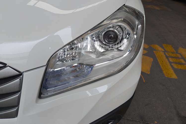 Used Suzuki S-Cross 2014 1.6L CVT Two-Wheel Drive Entry Model Left Front Headlight