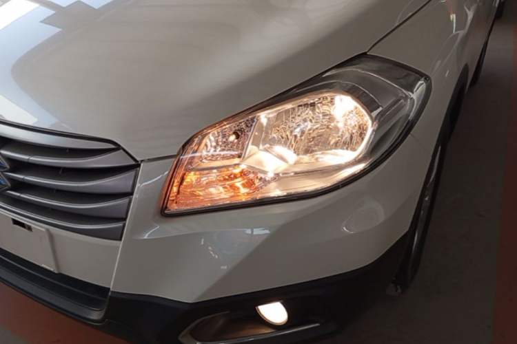 Used Suzuki S-Cross 2014 1.6L Manual Two-Wheel Drive Entry Model Left Front Headlight