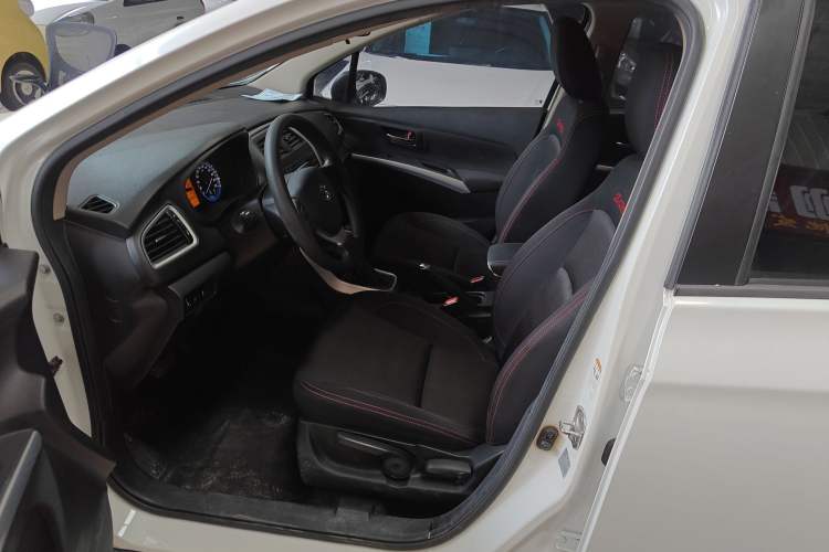 Used Suzuki S-Cross 2014 1.6L CVT Two-Wheel Drive Entry Model Left Front Seat