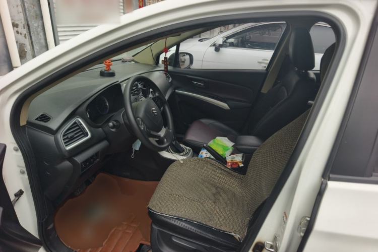 Used Suzuki S-Cross 2014 1.6L CVT Two-Wheel Drive Entry Model Left Front Seat