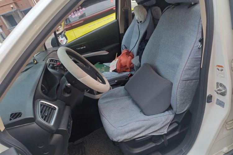 Used Suzuki S-Cross 2014 1.6L CVT Two-Wheel Drive Entry Model Left Front Seat