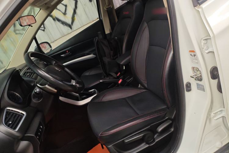 Used Suzuki S-Cross 2014 1.6L CVT Two-Wheel Drive Elite Version Left Front Seat