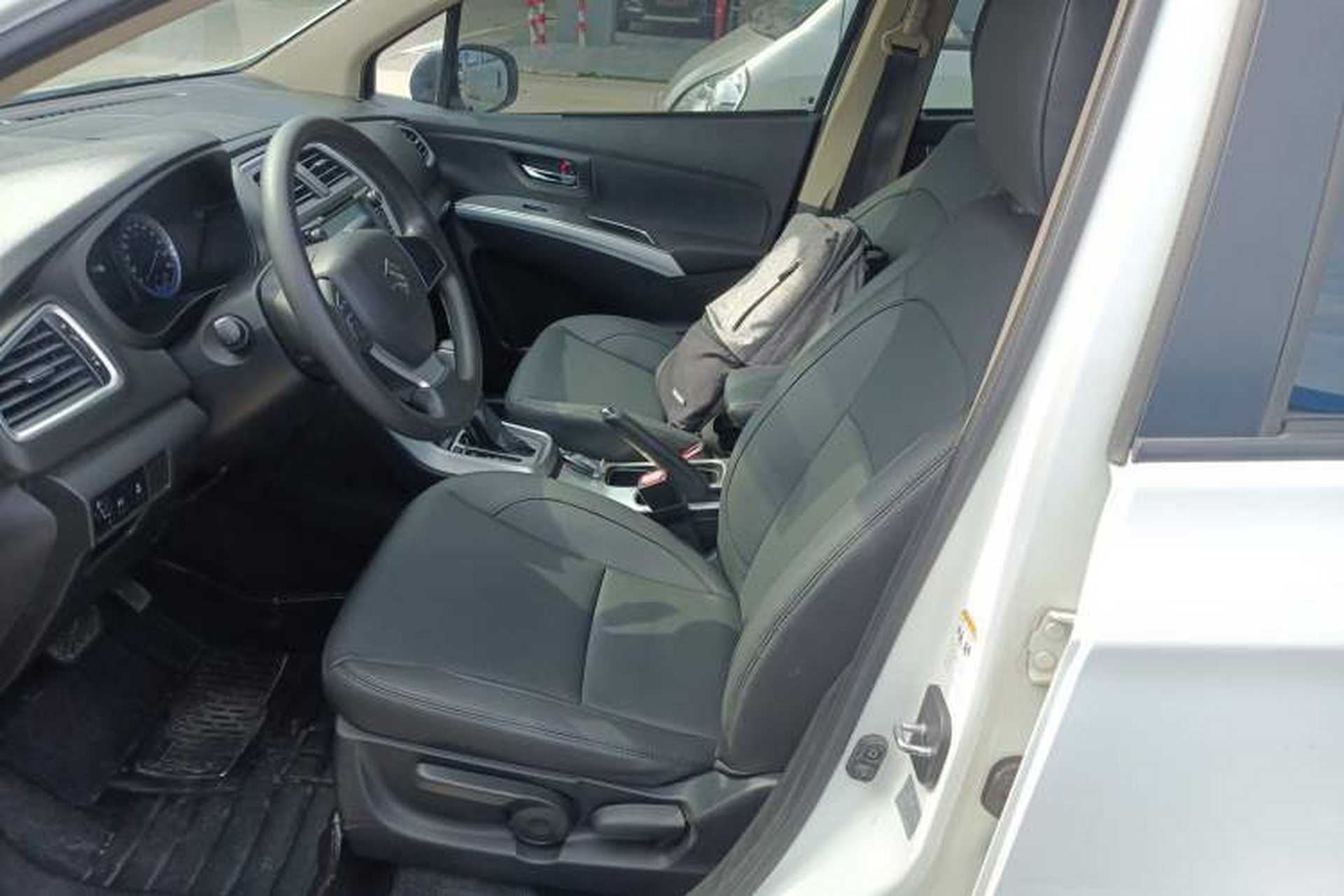 Used Suzuki S-Cross 2014 1.6L CVT Two-Wheel Drive Entry Model Left Front Seat