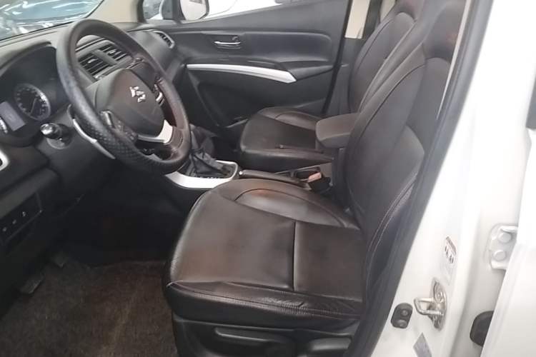 Used Suzuki S-Cross 2014 1.6L CVT Two-Wheel Drive Elite Version Left Front Seat