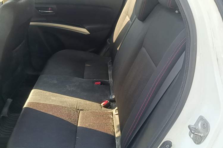 Used Suzuki S-Cross 2014 1.6L CVT Two-Wheel Drive Entry Model Left Rear Seat