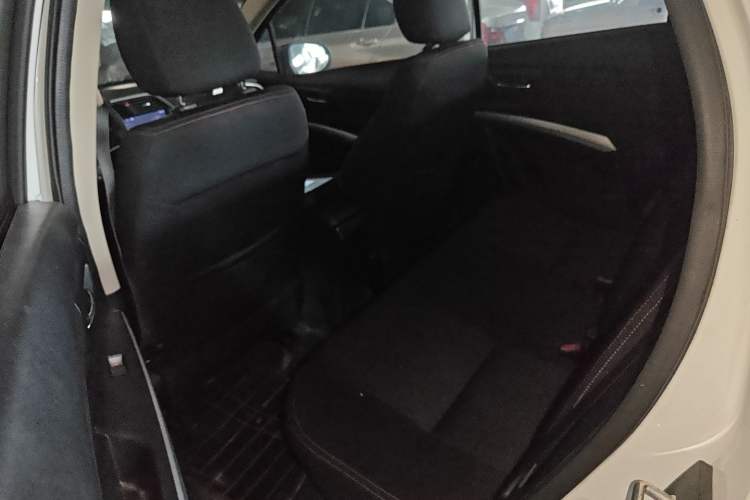 Used Suzuki S-Cross 2014 1.6L CVT Two-Wheel Drive Entry Model Left Rear Seat