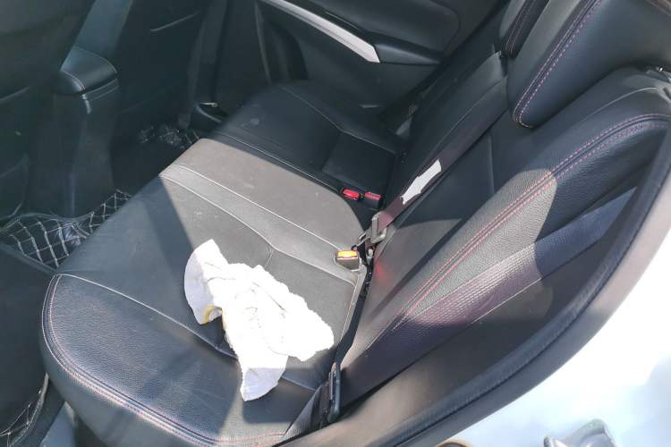 Used Suzuki S-Cross 2014 1.6L CVT Two-Wheel Drive Elite Version Left Rear Seat