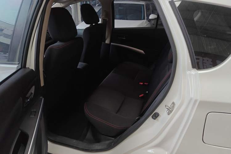 Used Suzuki S-Cross 2014 1.6L CVT Two-Wheel Drive Entry Model Left Rear Seat