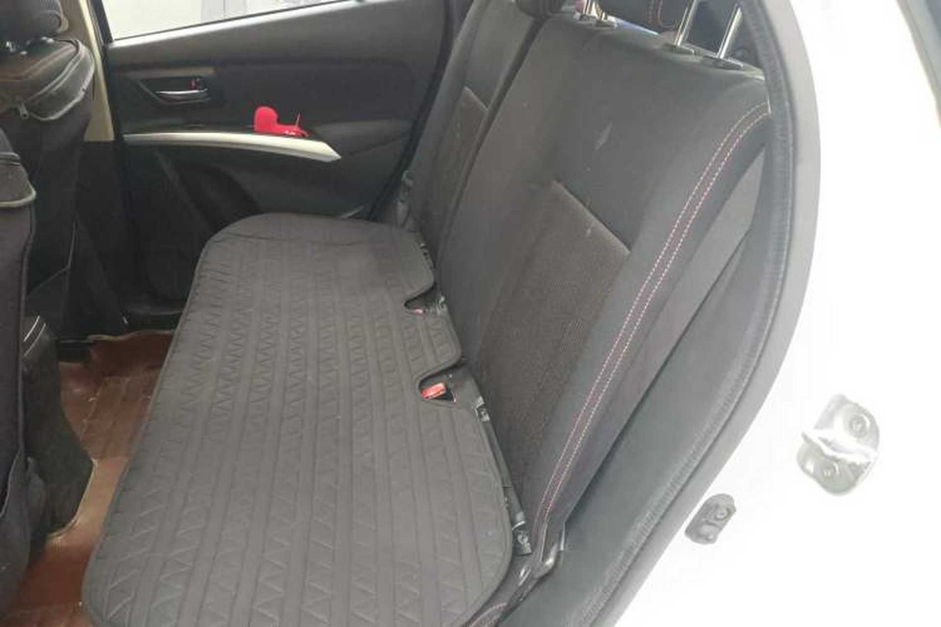 Used Suzuki S-Cross 2014 1.6L CVT Two-Wheel Drive Entry Model Left Rear Seat
