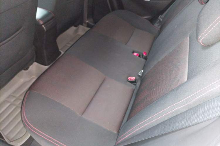 Used Suzuki S-Cross 2014 1.6L CVT Two-Wheel Drive Entry Model Left Rear Seat