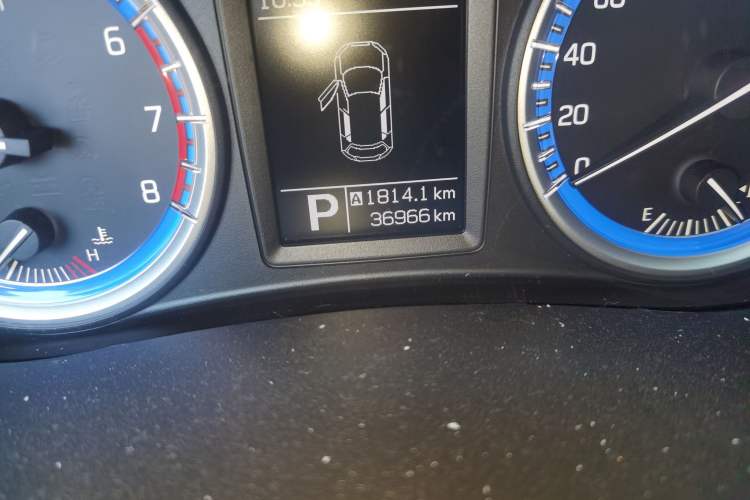 Used Suzuki S-Cross 2014 1.6L CVT Two-Wheel Drive Entry Model Odometer Close Up