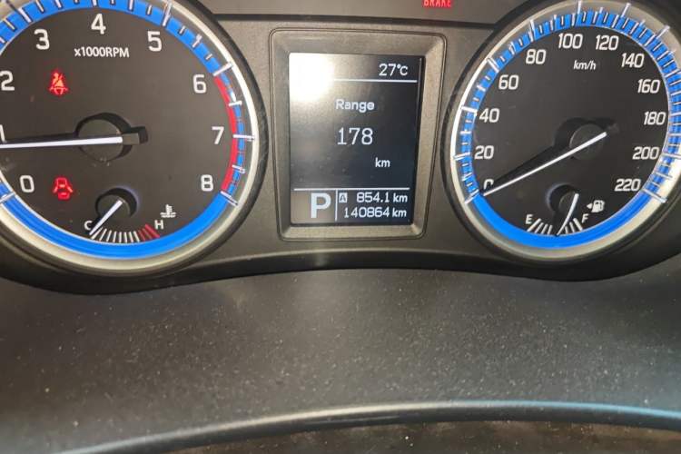 Used Suzuki S-Cross 2014 1.6L CVT Two-Wheel Drive Elite Version Odometer Close Up