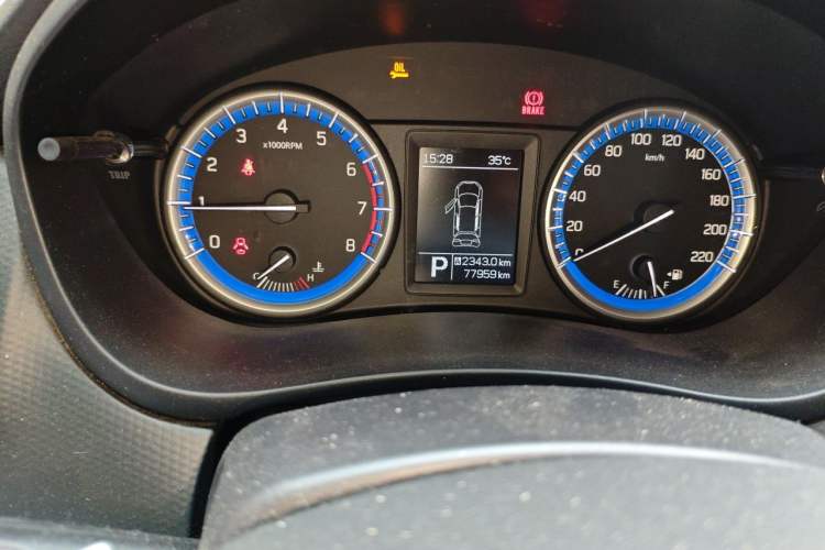 Used Suzuki S-Cross 2014 1.6L CVT Two-Wheel Drive Elite Version Odometer Close Up