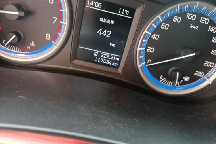 Used Suzuki S-Cross 2014 1.6L Manual Two-Wheel Drive Entry Model Odometer Close Up