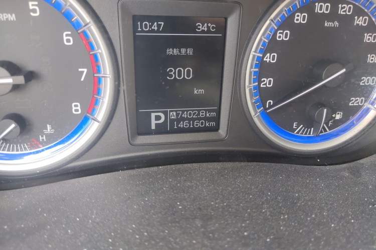 Used Suzuki S-Cross 2014 1.6L CVT Two-Wheel Drive Elite Version Odometer Close Up