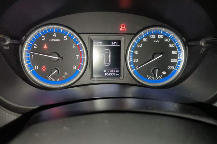 Used Suzuki S-Cross 2014 1.6L Manual Two-Wheel Drive Entry Model Odometer Close Up