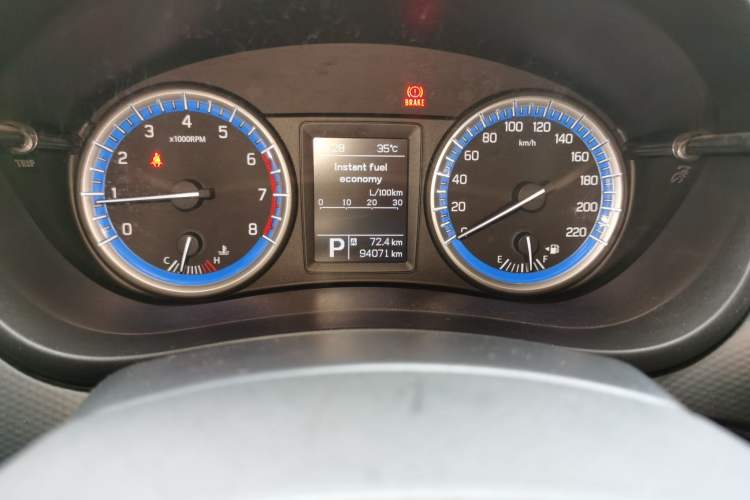 Used Suzuki S-Cross 2014 1.6L CVT Two-Wheel Drive Elite Version Odometer Close Up