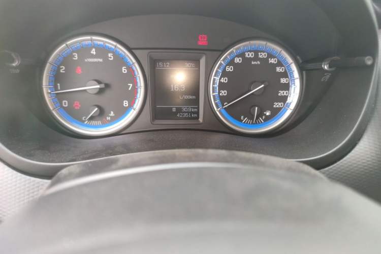 Used Suzuki S-Cross 2014 1.6L Manual Two-Wheel Drive Elite Model Odometer Close Up